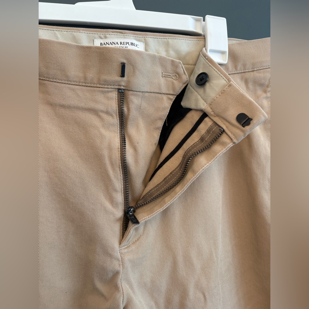 Banana Republic Chino Khaki Men’s Pants 33x30 Athletic Fit Straight Leg - Picture 3 of 6